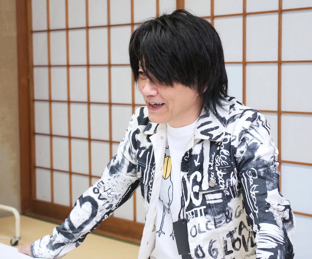 staff_katoy's tweet image. さりげなくチラッ🐧🐧🐧

jacket ＃DolceandGabbana
T-shirt ＃graniph
pants ＃Bennu