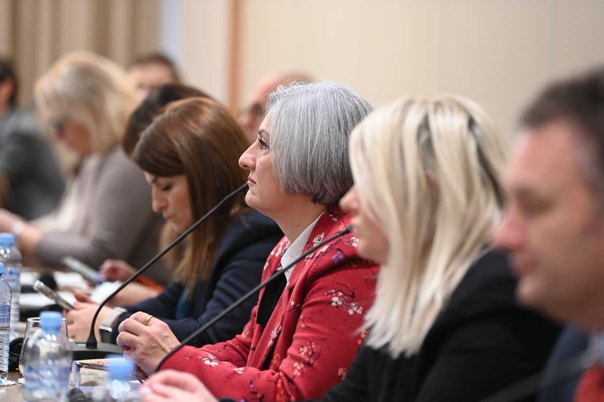 Katy Thompson tweet media