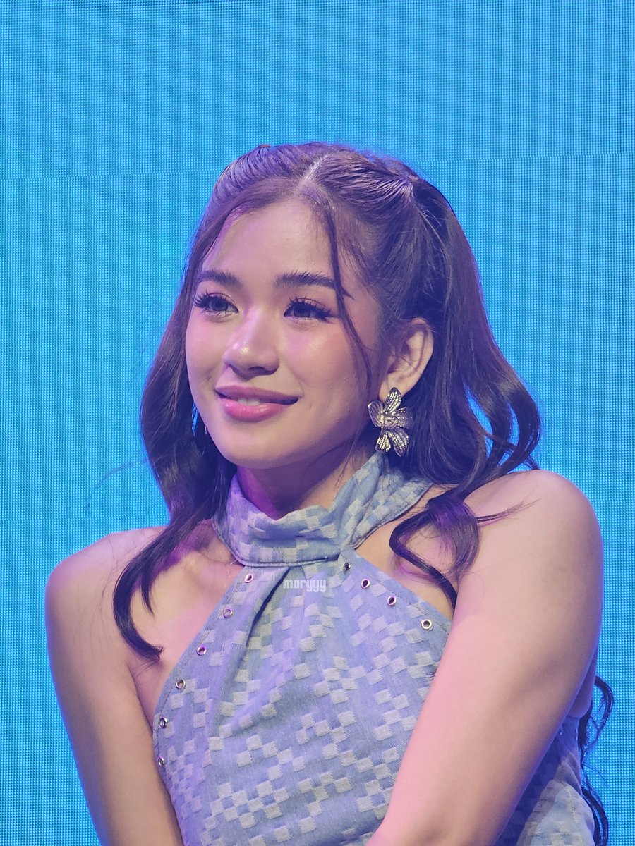 _redbloodcells's tweet photo. aiah arceta kuhang kuha moko palagi 🥹 #BINI #BINIxModess