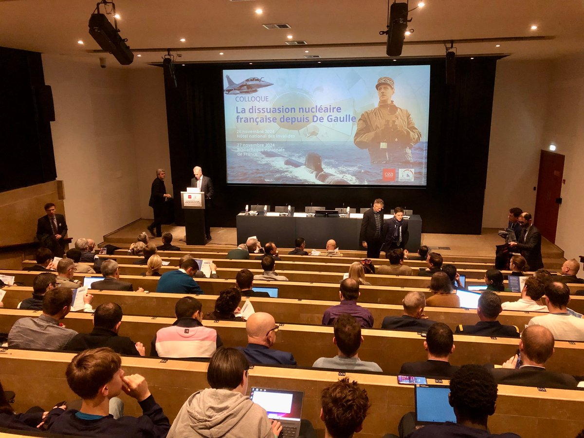 Fondation_CdG's tweet photo. [🗣️ COLLOQUE « LA DISSUASION NUCLÉAIRE FRANÇAISE DEPUIS DE GAULLE »]
Ouverture aujourd’hui du colloque au @MuseeArmee. Le @CEA_Officiel et la @Fondation_CdG reviennent sur les enjeux politiques et militaires de la #dissuasion inscrite aujourd’hui dans un contexte nouveau.
#CEA https://t.co/W7xK9AIWb7
