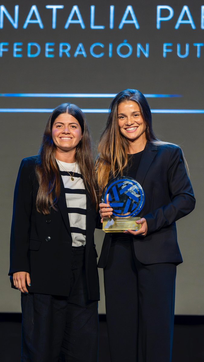 Nós xa sabíamos que érades as mellores, pero alégranos saber que <a href="/afefutbol/">AFE</a> tamén se deu conta do boas que sodes <a href="/heenaar4/">Henar Muiña</a> <a href="/millenecabral_/">Millene Cabral</a> 🤩💙

🔹 Mellor xogadora 2023/24 ✅
🔹 Máxima goleadora 2023/24 ✅