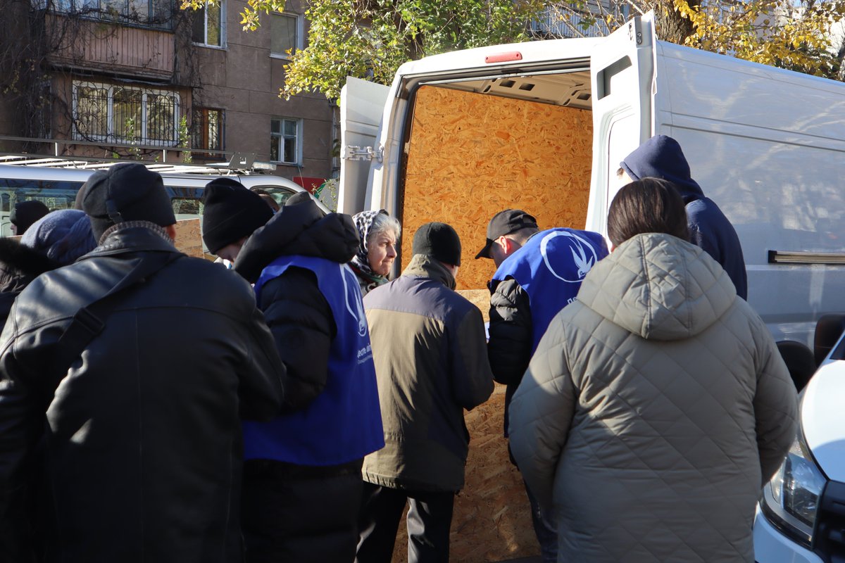 Constant Russian attacks on Odesa &amp; Zaporizhzhia🇺🇦continue to bring more suffering &amp; destruction every day.

UNHCR &amp; partners <a href="/desyate_kvitnya/">DESYATE KVITNYA</a> &amp; <a href="/MissionProliska/">NGO Proliska</a> respond immediately on the ground to support affected families whose homes were damaged or destroyed.