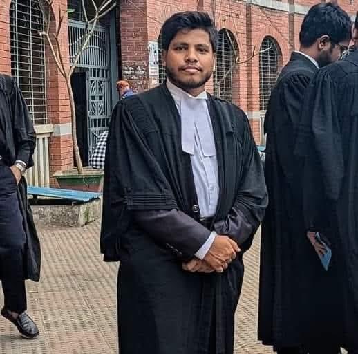 mehedi_cs's tweet photo. This Muslim lawyer has been beheaded by Hindu extremists in Chattogram, Bangladesh today. 
#HinduTerrorism #BanISKCON #Bangladesh https://t.co/o4EVrWIFmo