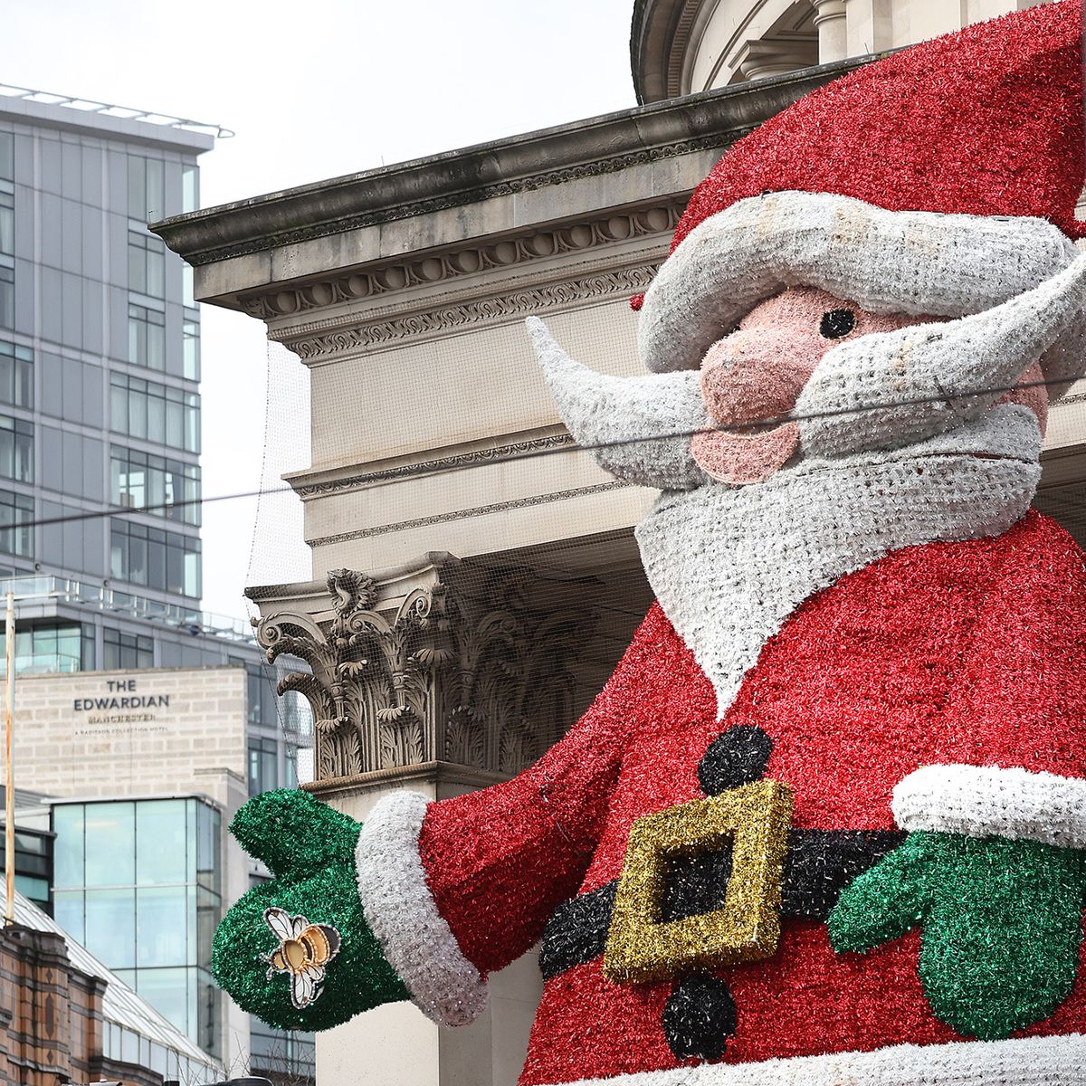 Maylor's tweet photo. Best #Manchester Santa?
Vote below. https://t.co/lxrXfub5Q3