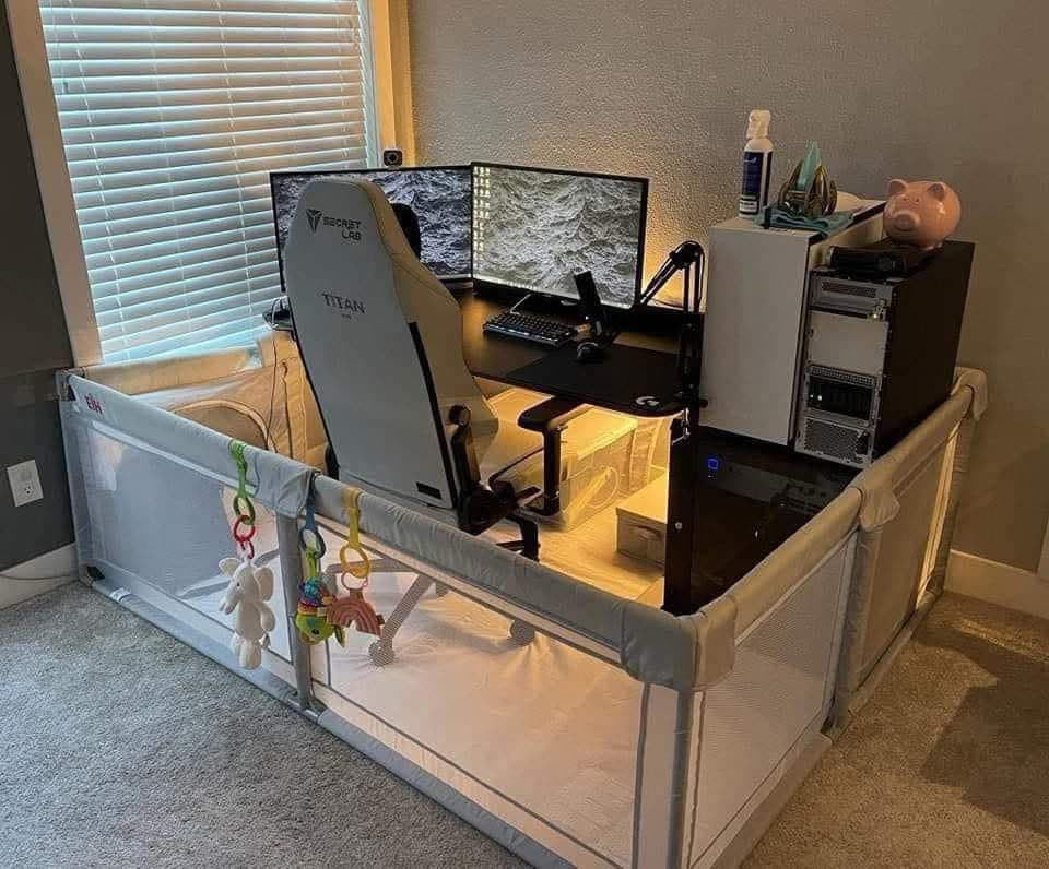 Quem me acompanha sabe que vou ser pai muito em breve e acho que vou ter que recorrer a uma coisa destas para tomar conta da criança e poder fazer o que mais gosto  portanto <a href="/elgatoPT/">Elgato PT - BR</a> <a href="/elgato/">Elgato</a> e <a href="/CORSAIR/">CORSAIR</a> se quiserem apoiar um streamer pequeno estou à vossa disposição 
#ChupaAmore