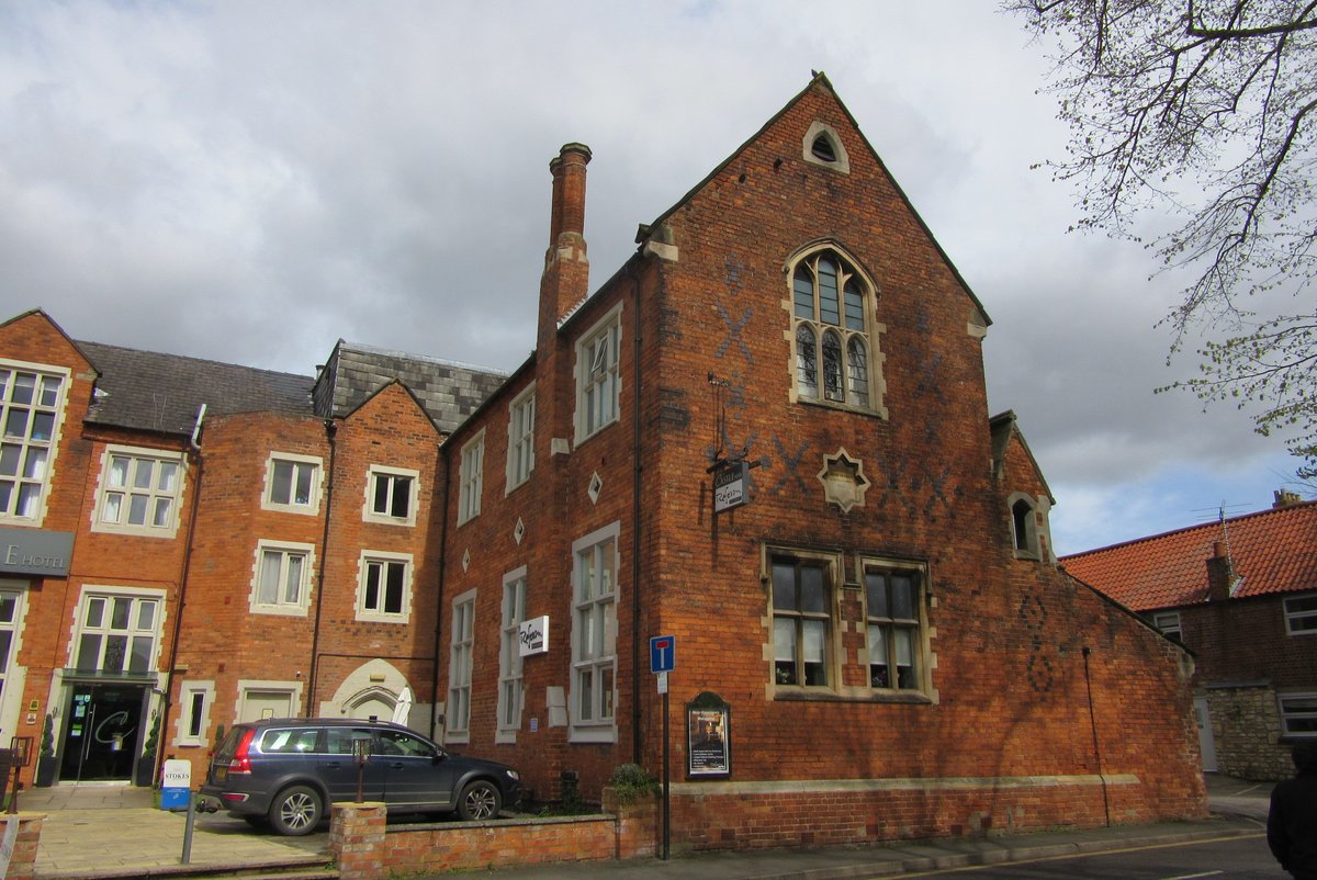 SurvLinc's tweet photo. Bishop Grosseteste Uni @BGULincoln are kindly hosting this year's book launch this Sat. An appropriate setting as the early days of education there are examined in the book, all about Learning in #Lincoln and the many buildings. All welcome! More here  https://t.co/TuMsXeDUqf https://t.co/pPXIivQAIq