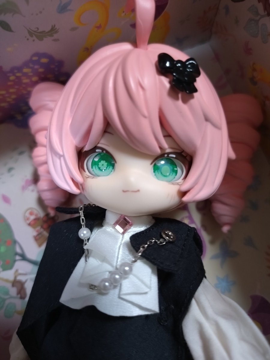 おめめ左右で違うんだ😀