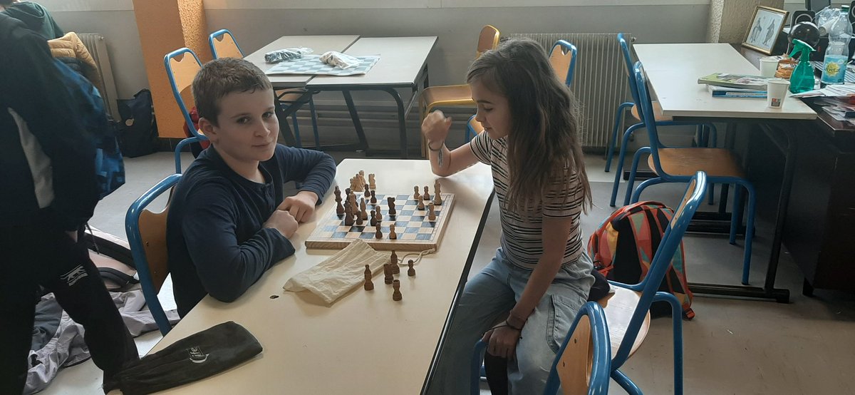 M. Gonzales propose de 12h20 à 14h , chaque mardi le club échec ♟au grand bonheur des élèves, bienvenue aux nouveaux inscrits!