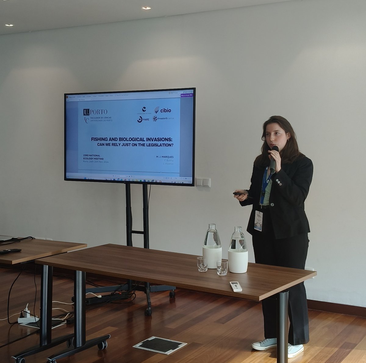 InvasionS (@invasions_cibio) on Twitter photo ✨Our team members at the 23rd National Ecology Meeting in Porto! #ENE23
Maria Marques, a Master's student in Ecology and Environment at FCUP - <a href="/UPorto/">Universidade Porto</a>, presented her research project “Fishing and biological invasions: can we rely just on legislation?” 🐟
Great job Maria 👏 ✨Our team members at the 23rd National Ecology Meeting in Porto! #ENE23
Maria Marques, a Master's student in Ecology and Environment at FCUP - <a href="/UPorto/">Universidade Porto</a>, presented her research project “Fishing and biological invasions: can we rely just on legislation?” 🐟
Great job Maria 👏