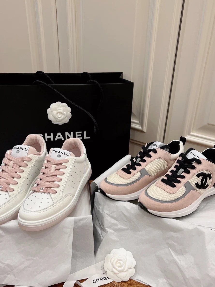 たまらないピンク💗 シャネルの靴はとても履きやすいです 今日はたくさんの色の靴が再入荷しました✨