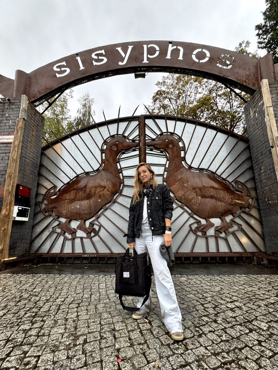 luciascholtus's tweet photo. Here’s a peak time set in the legendary Sisyphos https://t.co/njKbUntfLl 👯‍♀️ https://t.co/LXeLRpqnxE