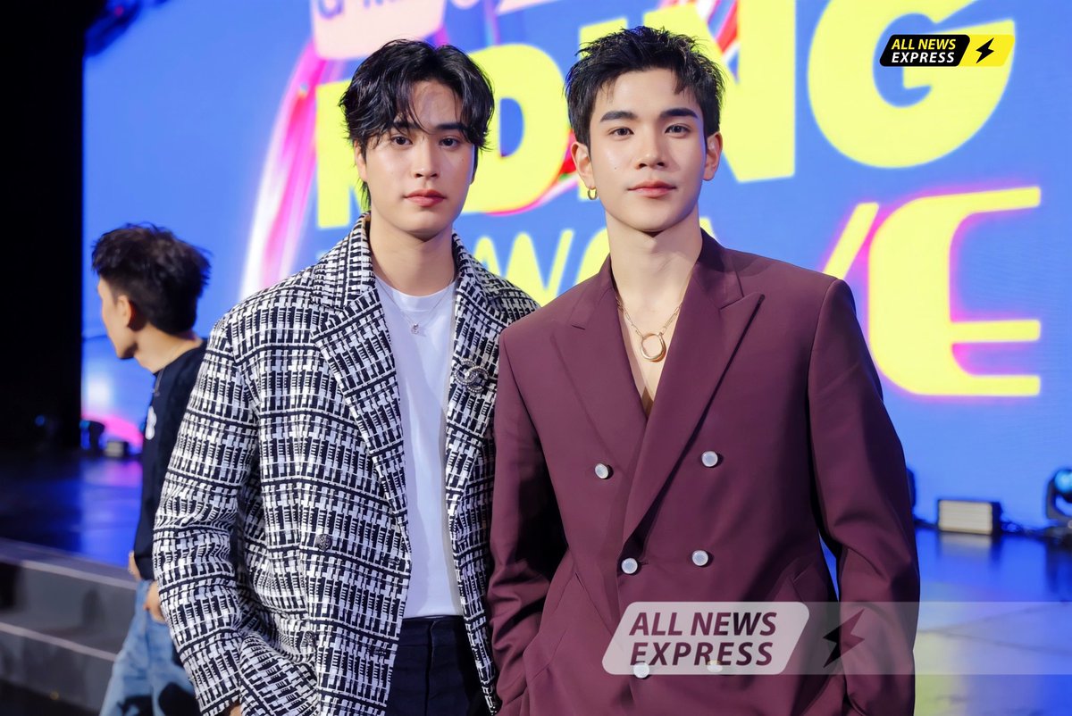 ALLNewsEXPRESS1's tweet photo. หนึ่งคนหมดใจศรัทธา อีกคนศรัทธาหมดใจ "บาร์ธ - แทนรัก" ในซีรีส์เรื่อง #เด็กชายไม่ไปสวรรค์ #TicketToHeaven นำแสดงโดย “เจมีไนน์ นรวิชญ์ - โฟร์ท ณัฐวรรธน์” 

GEMFOT RIDING THE WAVE 2025
#GMMTV2025
#TicketToHeaven
#GeminiFourth #เจมีไนน์โฟร์ท
#Gemini_NT #Fourthnattawat https://t.co/eYiHg2XZVl