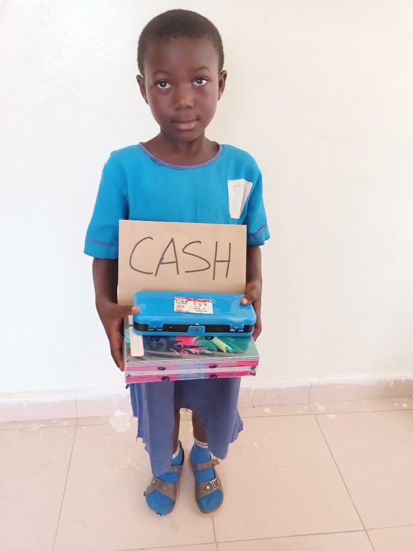 doitrightrgn's tweet photo. It was another moment to celebrate education and hope. KIT A CHILD outreach at Alagbaka Primary School was a success! Educational materials and cash support for 3 terms. Let's continue to make a difference together. 

#EducationForAll #HopeForTheFuture
#KitAChild #RhealyzAfrica https://t.co/Bui26rzgHa