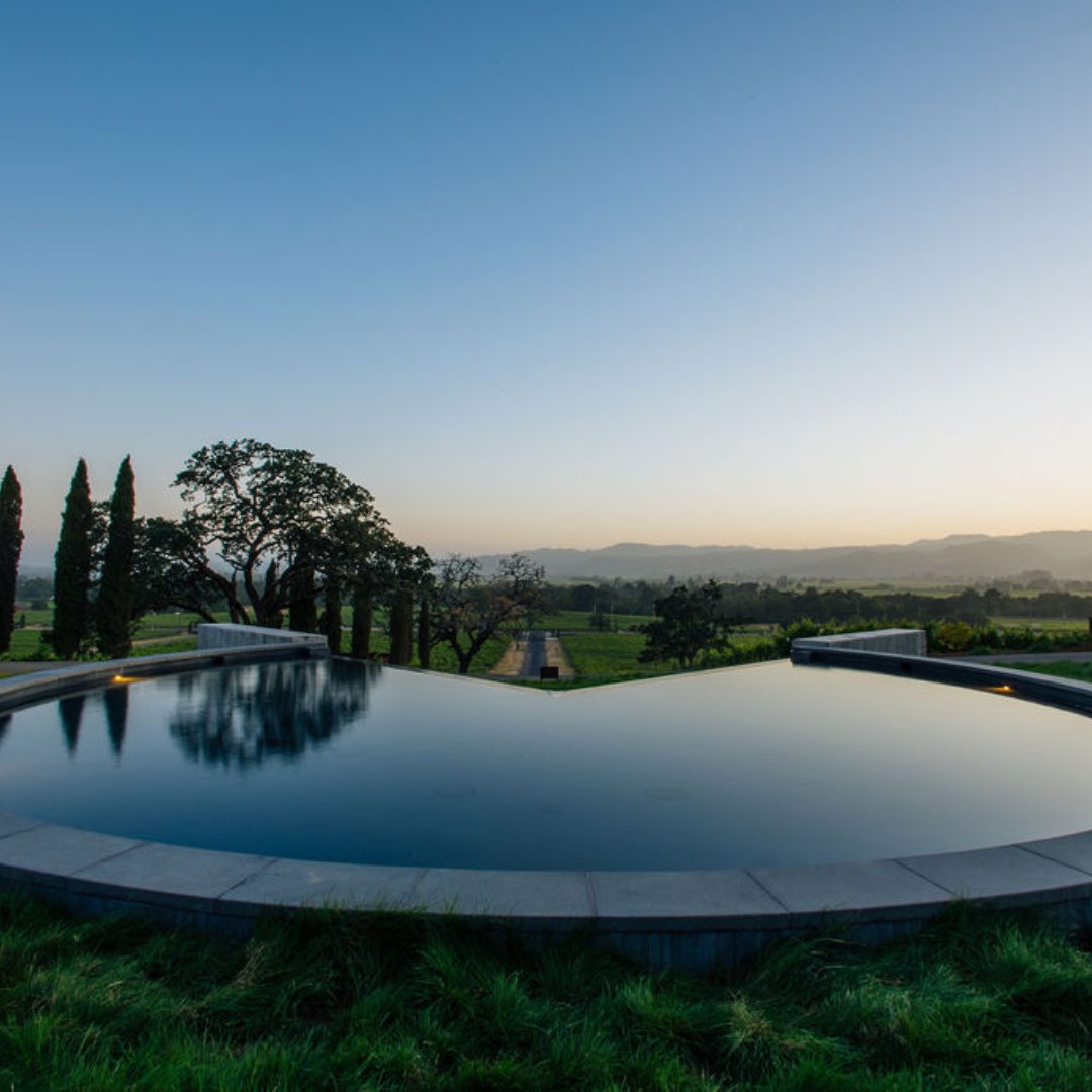 Golden Hour at Signorello Estate is something you have to experience. The way the light dances on our fountain and property is pure magic. #GoldenHour #WineryLove #SignorelloEstate