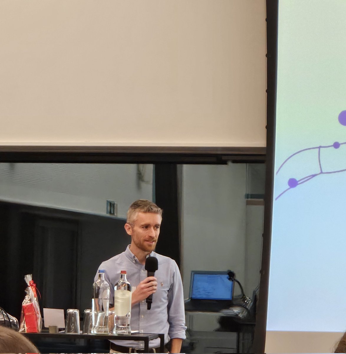 Closing words: Prof. Dr. <a href="/TDemuyser/">Thomas Demuyser</a> is closing this amazing day of #networking and #breinstorm on #HumanMicrobiota, #Health and #TranslationalResearch. Thanks to all our sponsors, the speakers, and the participants on-site and online to have contributed to this event!