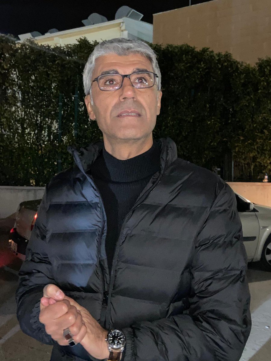 Şair özgür.
<a href="/ilhan_comak/">İlhan Sami Çomak</a>