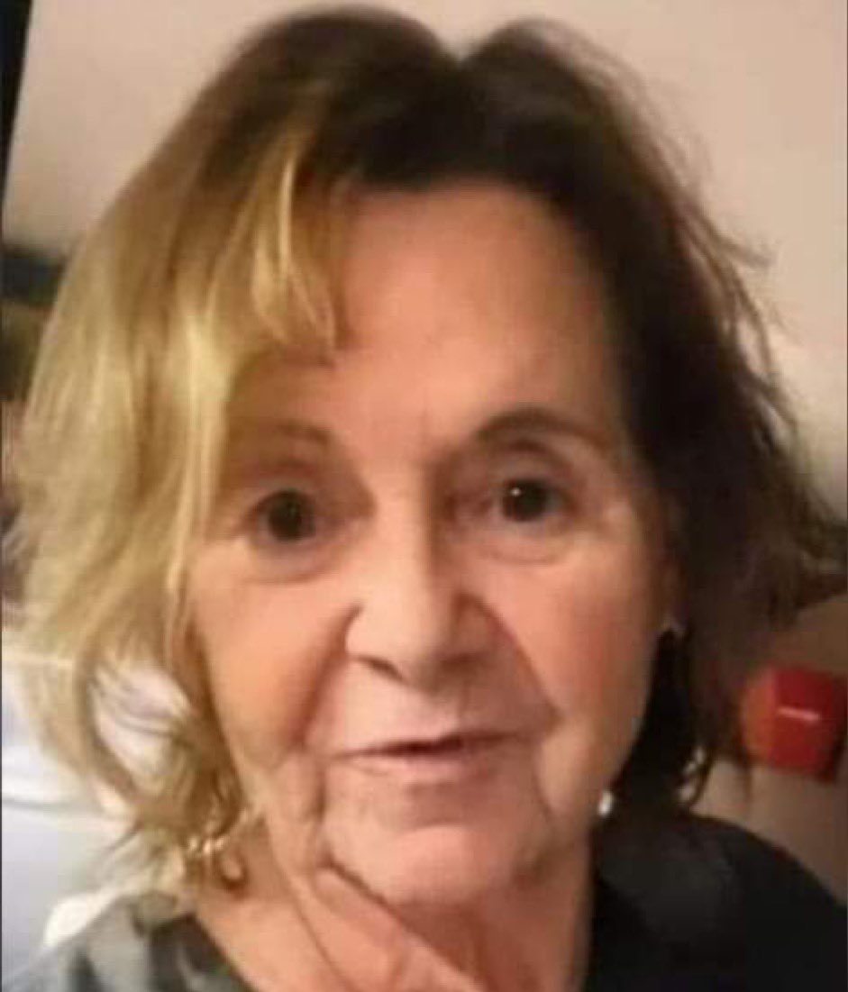 SGF76717518's tweet image. Imágenes exclusivas de la #ViejaCaliente 🤣🤣🤣🤣🤣 sacadas de las cámaras de seguridad 🤣🤣 Miau Astral Bebé Reno Tongo🤦🏻‍♀️