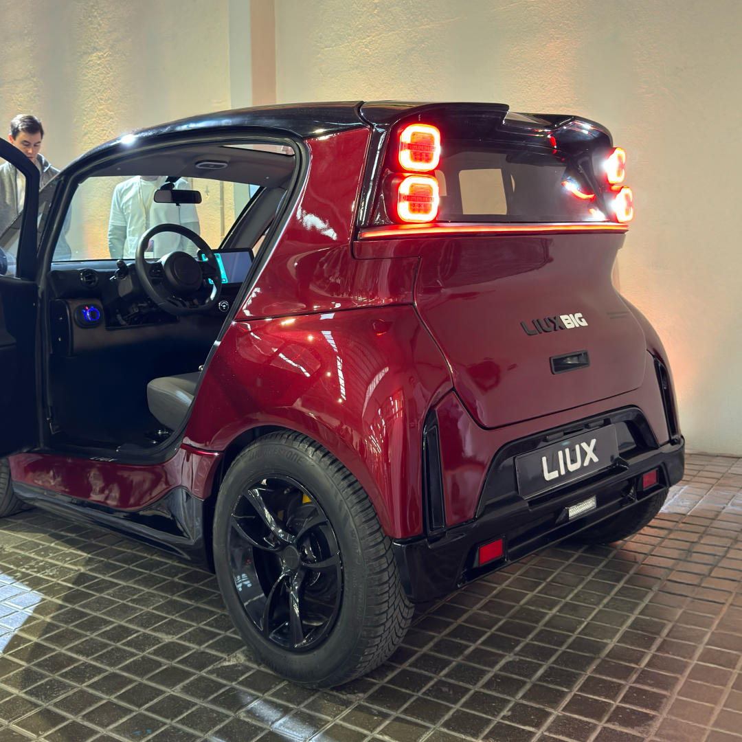 liux_eco's tweet image. Our #LIUXBIG debuts its new look with an impressive red that doesn’t go unnoticed at #SYZYGY. Thank you, #TheOverviewEffect, for inviting us to experience this event once again this year. #LIUX #LIUXGEKO