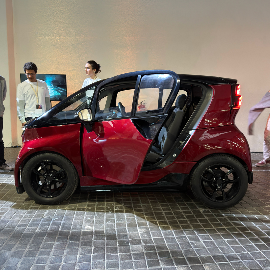 liux_eco's tweet image. Our #LIUXBIG debuts its new look with an impressive red that doesn’t go unnoticed at #SYZYGY. Thank you, #TheOverviewEffect, for inviting us to experience this event once again this year. #LIUX #LIUXGEKO