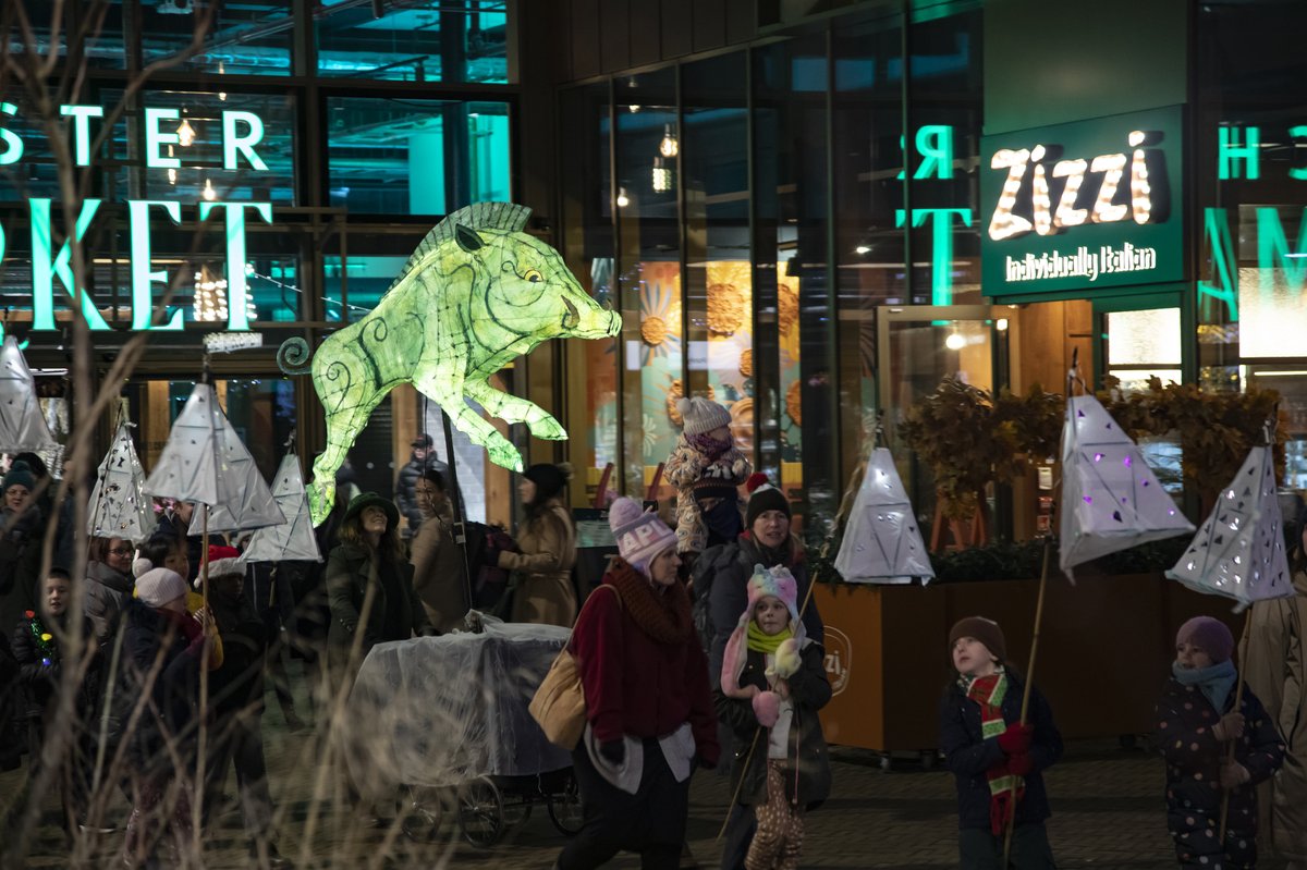 Chester’s festive Lantern Parade is on Thursday 28 November starting at 7pm 👉 cwac.co/cebzw