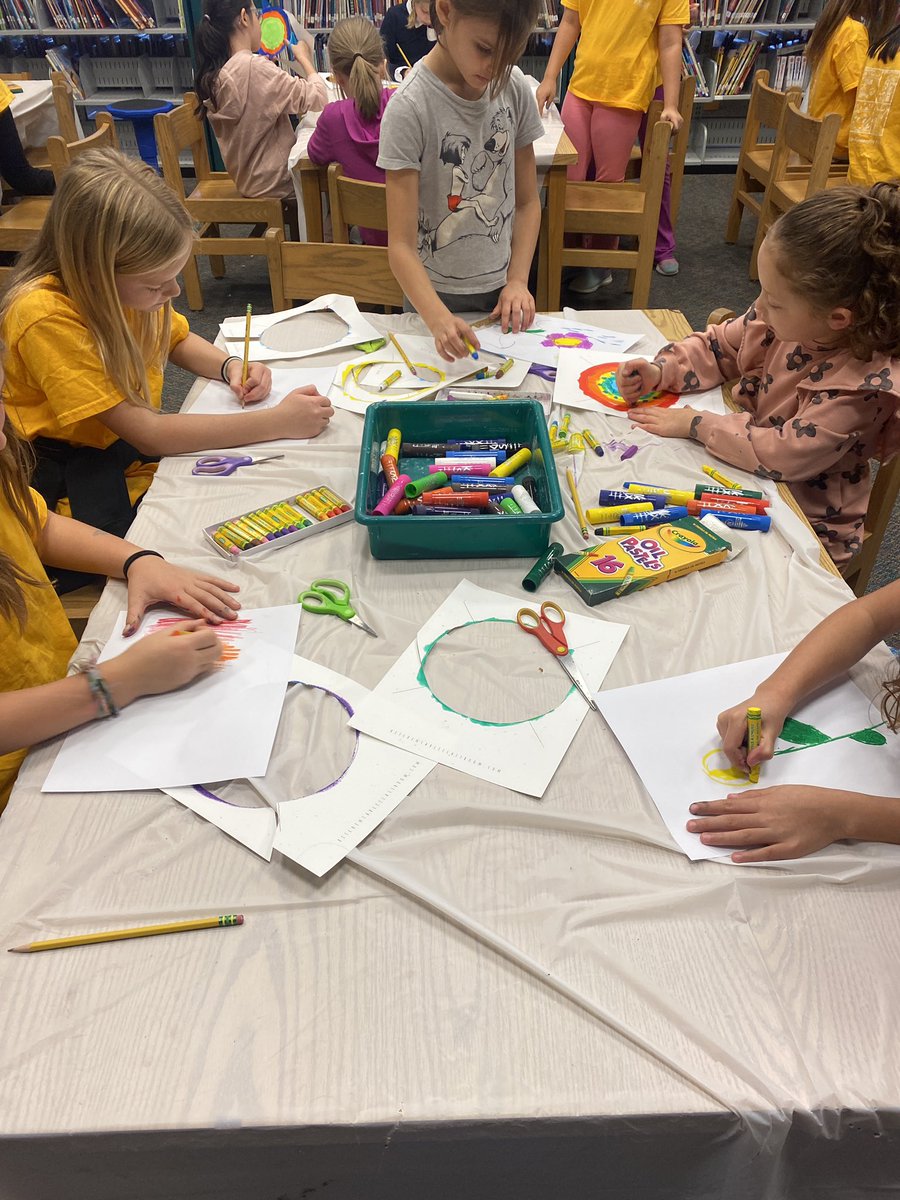 STEM and Beyond (@stemandbeyond) on Twitter photo STEAM Day! <a href="/TaylorPTAtalk/">Taylor PTA</a> <a href="/APSTaylor/">Taylor Elementary</a> #ztroar 3rd working on the school wide art installation STEAM Day! <a href="/TaylorPTAtalk/">Taylor PTA</a> <a href="/APSTaylor/">Taylor Elementary</a> #ztroar 3rd working on the school wide art installation