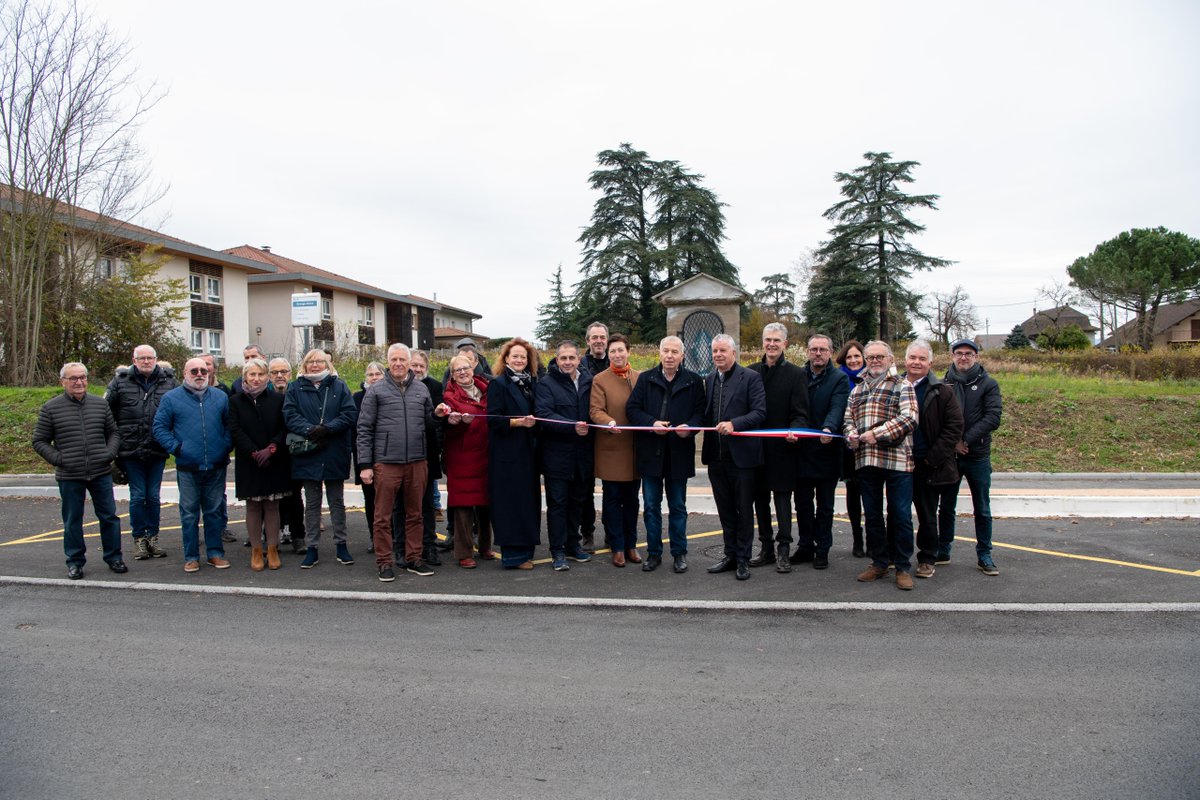 🚗 | Allinges : les travaux de sécurisation du 𝐂𝐫𝐞̂𝐭 𝐁𝐚𝐫𝐨𝐧 sur la RD 903 ont été inaugurés !

Plus d'infos 📲 hautesavoie.fr/inauguration-d…

✂️ Ce samedi, <a href="/MartialSaddier/">Martial SADDIER</a>, <a href="/nicolasrubin/">Nicolas Rubin</a>, <a href="/PatriciaMAHUT/">Patricia MAHUT</a> et Richard <a href="/Baud74Baud/">BAUD</a>, ont inauguré les travaux.

-
📸 Samuel Pollari