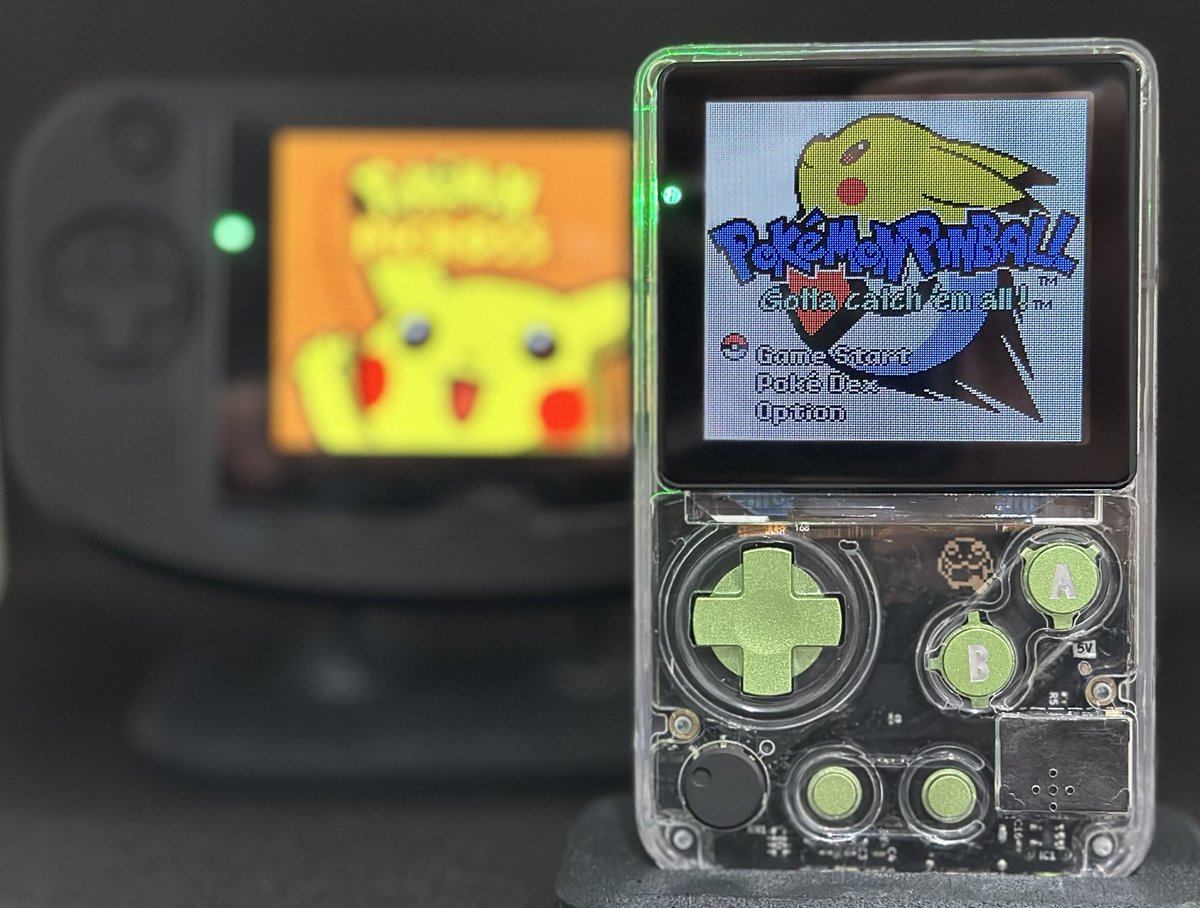 leslielaw's tweet photo. #frogboycolor new little brother #tadboycolor by @leggomyfroggo
CNC'd pc shell, aluminum cart shield and volume wheel from @jlcpcb
@gibeshrugspls
 buttons
Holographic label from Ally Thunderhill
#gameboy #gameboycolor #retromodding #soldering https://t.co/hEbBrl9J24