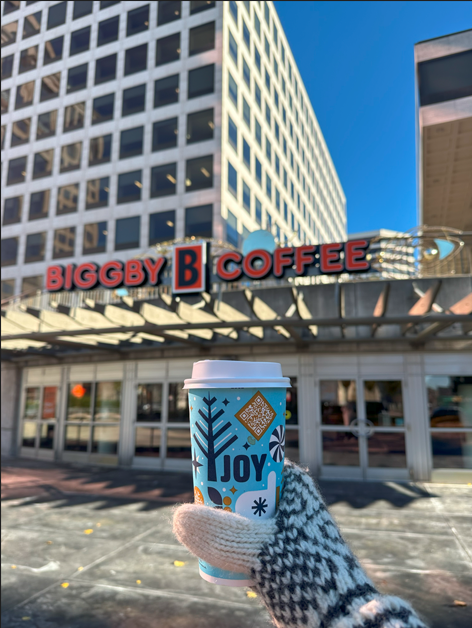 MilwDowntown's tweet photo. Warm up on this chilly day with @BIGGBYCOFFEE at their new Red Arrow Park location!

Get ready for lots of cocoa and coffee to go with ice skating at Red Arrow Park ⛸️

Of course, we had to try their Peppermint Stick Mocha Latte 🍬🍫 https://t.co/yp2TCE9eGl