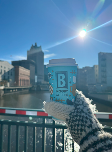 MilwDowntown's tweet photo. Warm up on this chilly day with @BIGGBYCOFFEE at their new Red Arrow Park location!

Get ready for lots of cocoa and coffee to go with ice skating at Red Arrow Park ⛸️

Of course, we had to try their Peppermint Stick Mocha Latte 🍬🍫 https://t.co/yp2TCE9eGl