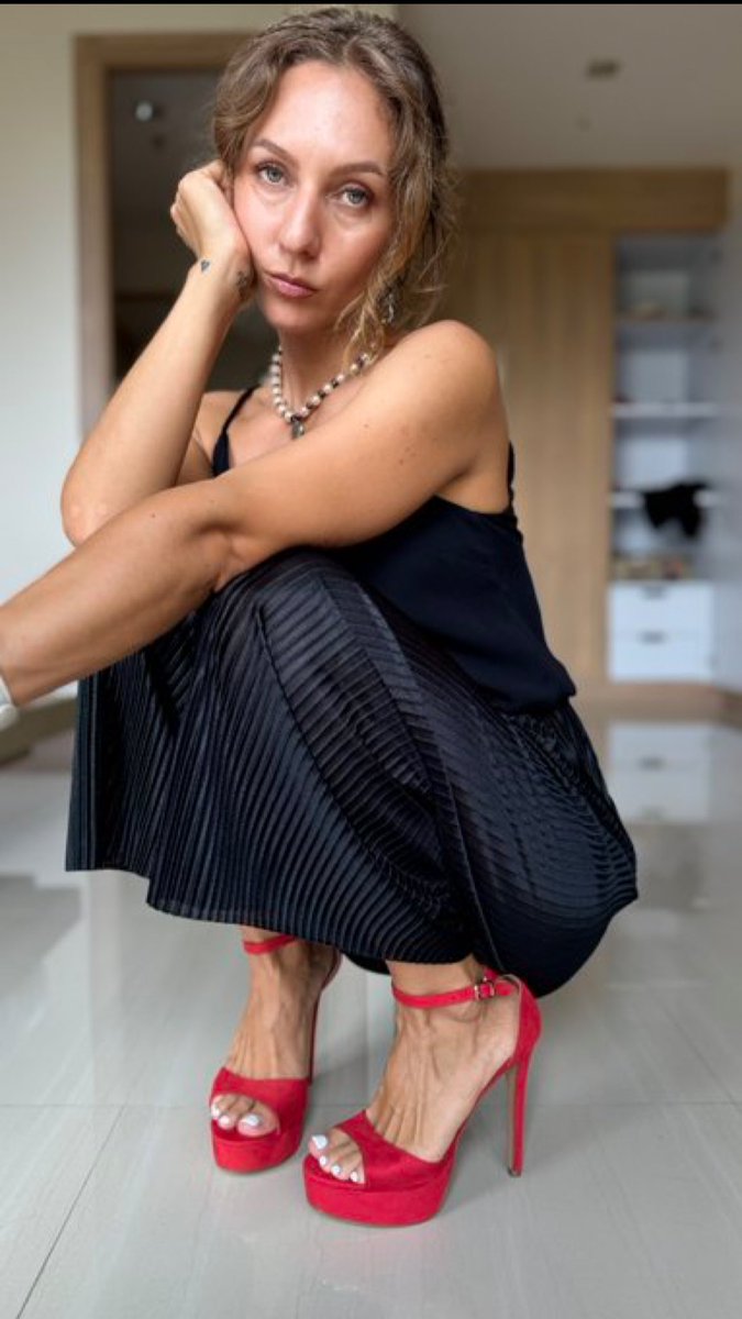 You should come help me ease my stress 💆‍♀️🖤