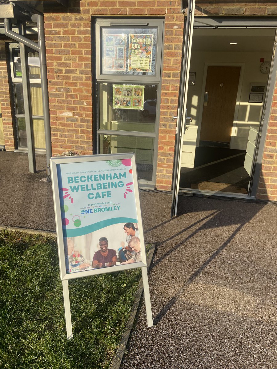 OneBromley's tweet photo. Thank you to Beckenham PCN for having us today at the Wellbeing Cafe! We had a great time chatting about self-care, the Community Champions programme and accessing local health support. Thanks also to @ClearCommunityfor the brilliant workshop on using the NHS app!

#SelfCare https://t.co/eQZwg34AsZ