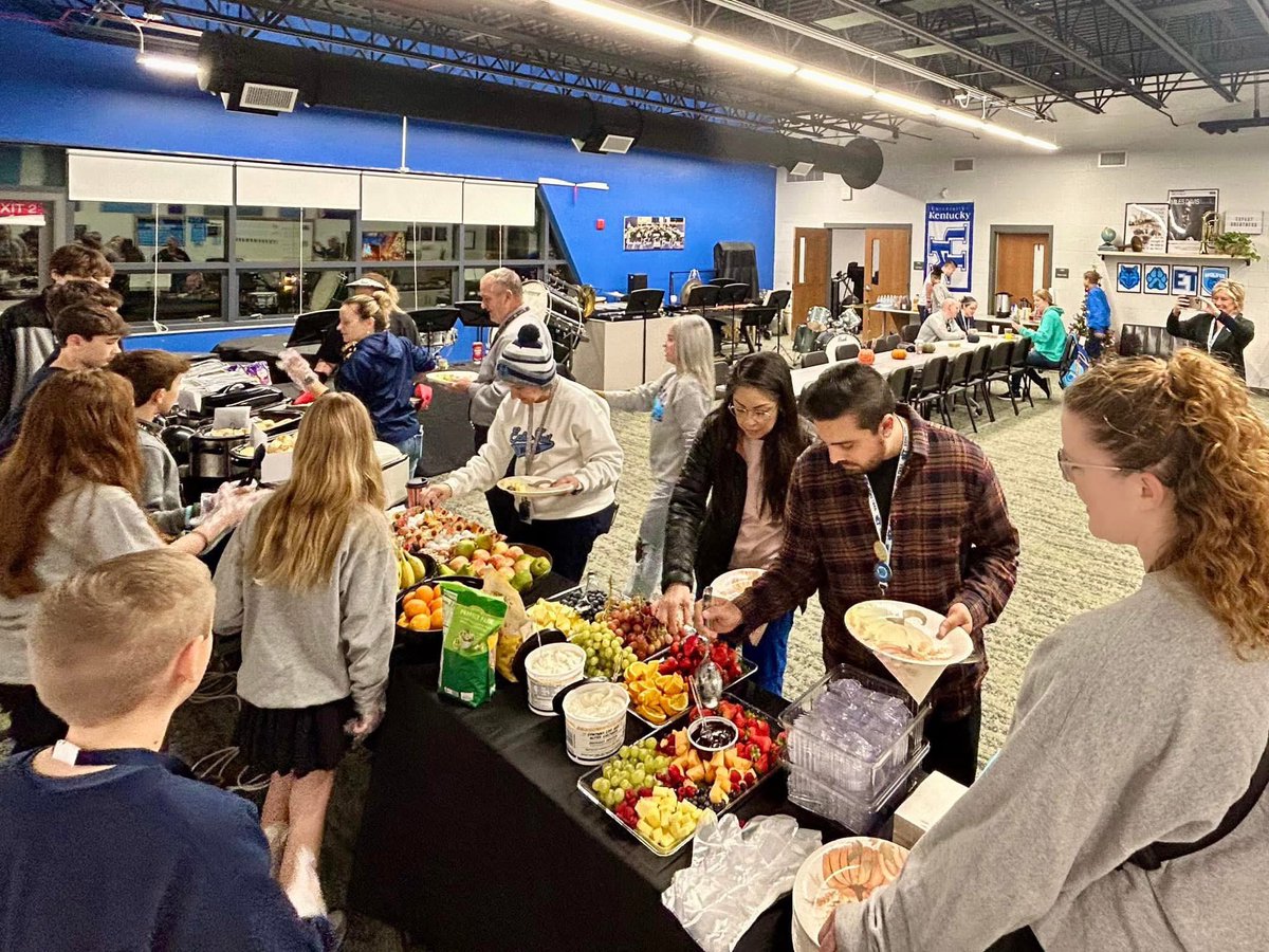 KaraJo_Ammerman's tweet image. THANKS to our grEaT FCA leaders and their families who served our staff breakfast this am! 
#ExpectgreaTness