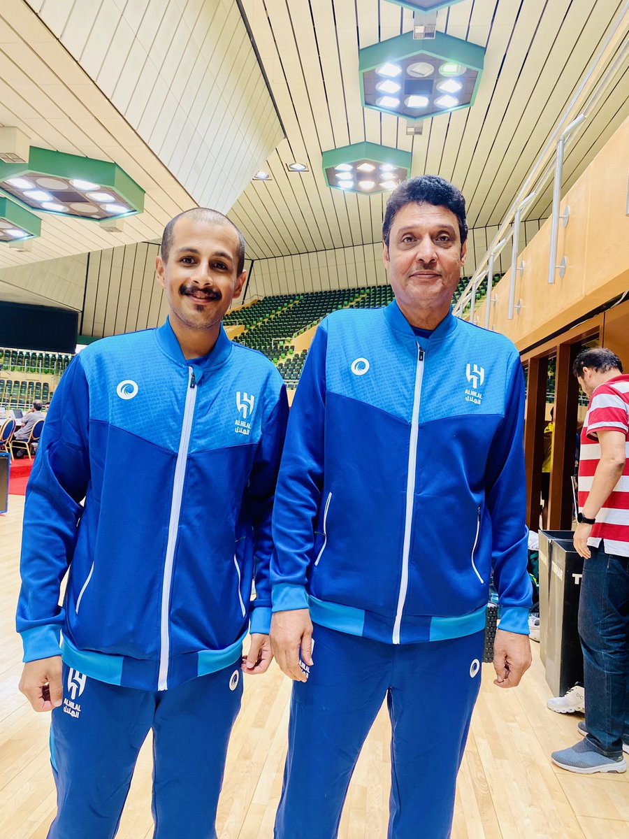 kabdulrahim42's tweet photo. الجولة الثانية من الدوري الممتاز لكرة الطاولة انطلقت اليوم في الصالة الخضراء بالرياض وهنا مدرب الهلال الكابتن #احمد_حلمي ورسالة للجمهور لحضور مباريات كرة الطاولة ويوضح الفرق بين نوعية الطاولات والكور وحجم الصلات وتأثيرها على الاعبين 
#الدوري_المنتاز_لكرة_الطاولة https://t.co/ejl6AlwAtp