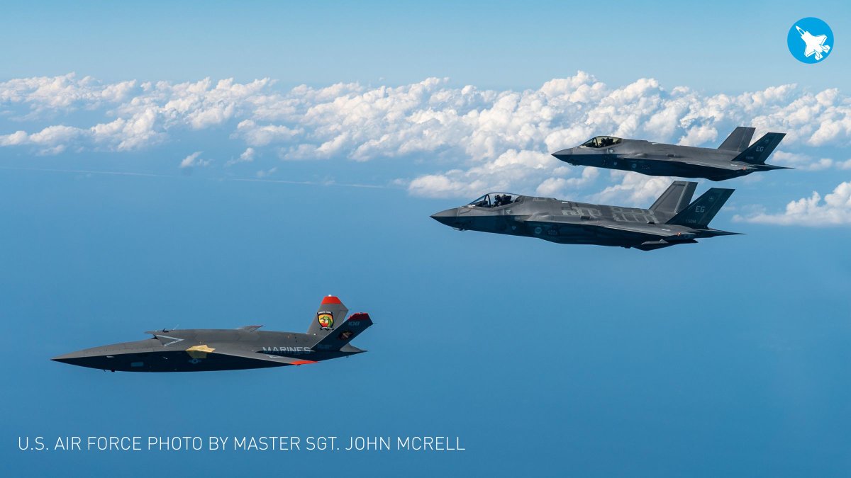 thef35's tweet photo. Meet the future of air dominance. 💪

Two @usairforce F-35As paired up with an XQ-58A Valkyrie uncrewed combat aerial system for a recent test, showcasing the seamless connectivity of the F-35 with an autonomous platform—creating a team that’s even smarter and faster. https://t.co/87Rr3cQhel