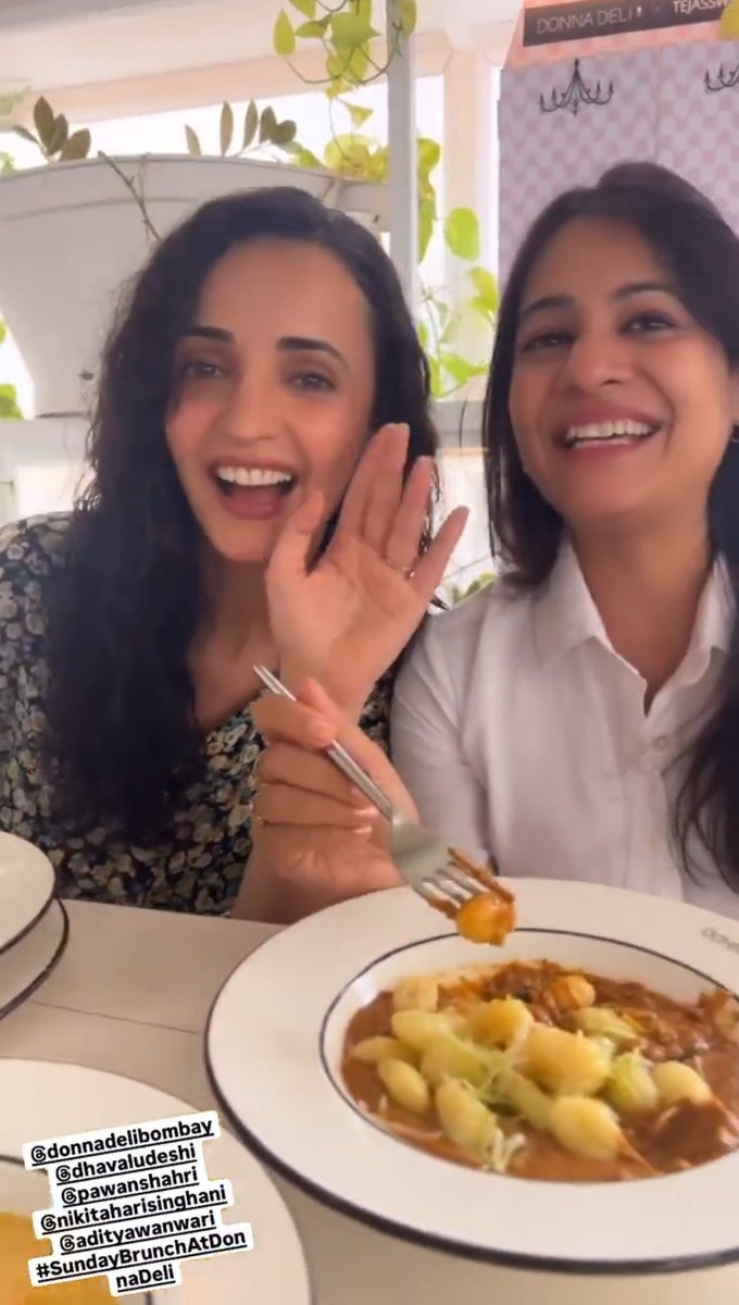 Sanaya Irani Daily tweet media