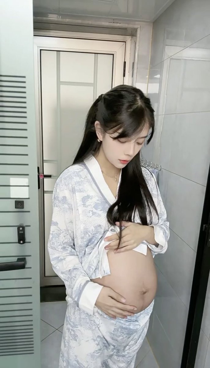 不是援交 沒有在收費約
只是如果你們不嫌棄大肚子的我 
可以陪我說說話嗎？徹夜難眠 厭倦進食 痛苦掙扎 我怕我和寶寶真的會撐不下去😭😭😭 這種內心的煎熬 身體的痛苦真的無法言喻的
#轉推愛心加追蹤優先回覆