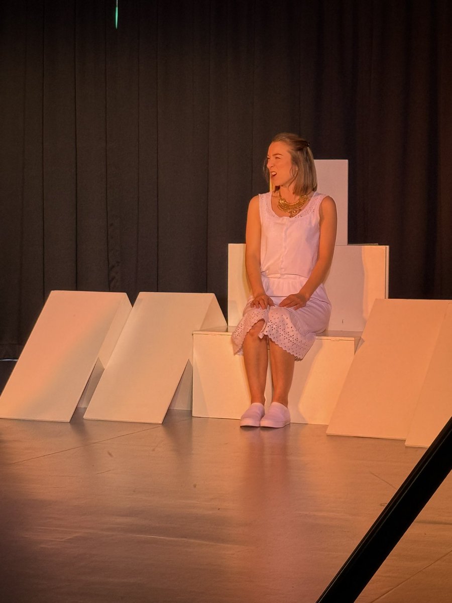 spxdrama's tweet photo. Thank you to Commedia of Errors Theatre Company and the fabulous Calla, Catherine and Noleen who brought Shakespeare’s Women to St. Pius X College today. We were blown away- what a way to spend a day… live theatre in our own classroom! @spxcollege https://t.co/HBm4lT6kk0