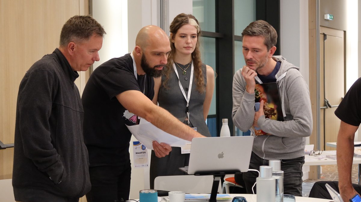 #SavingIconicFishes 2024 in Monaco! Our experts dive into vital discussions to protect seahorses, pipefishes and seadragons. Collaboration in action for our oceans’ future! This special meeting is made possible thanks to the incredible support of <a href="/GVTMonaco/">Gouvernement Monaco</a> 🇲🇨 #Day2