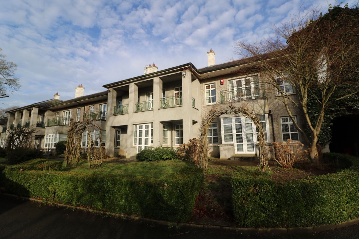 French Estates tweet media