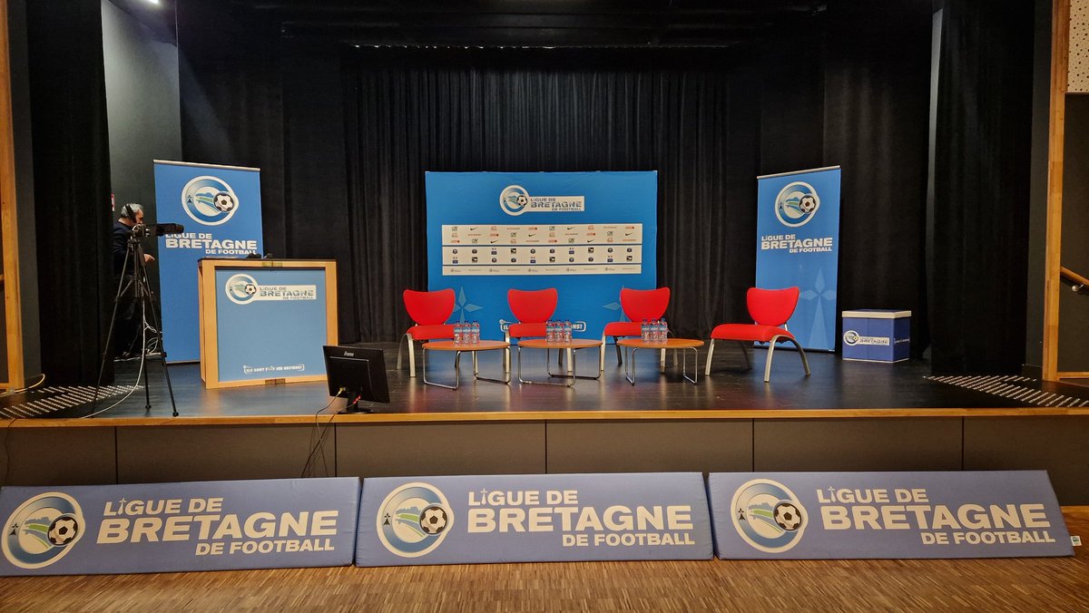 LBFoff's tweet image. [ÉVÉNEMENT]
Tout est prêt à Crédin pour une soirée inédite autour de l'arbitrage et les Acteurs du jeu !

@TousArbitres @ArbitresSAFE