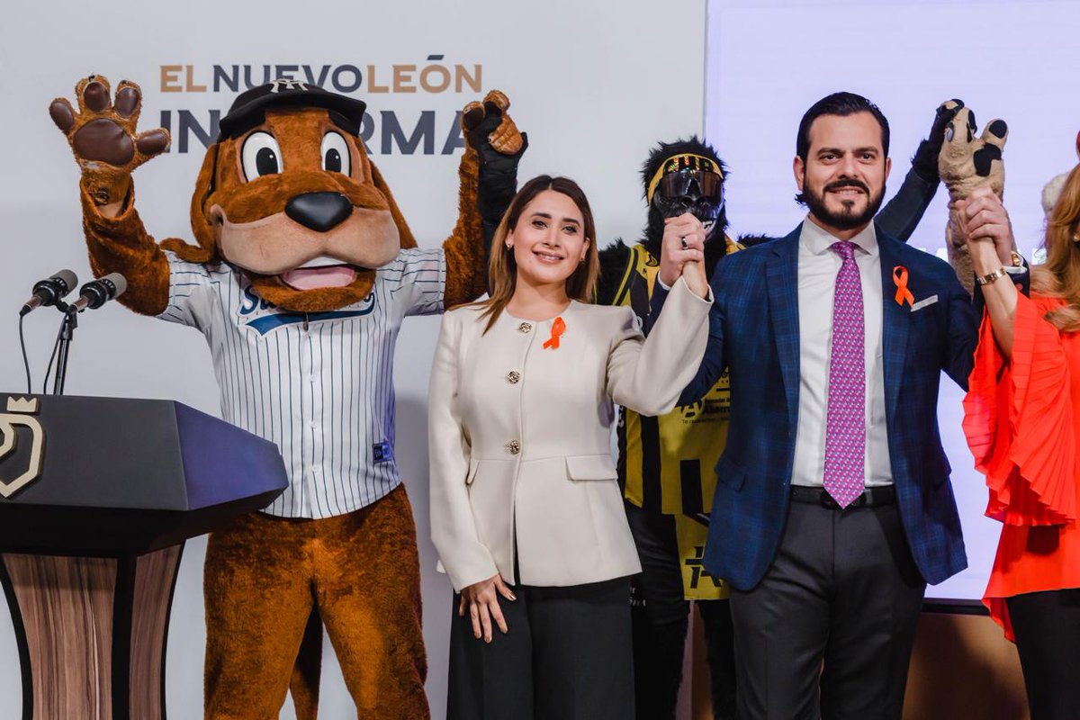 SultanesOficial's tweet photo. Un honor ser parte del lanzamiento del spot y la campaña "Hagamos equipo contra la violencia hacia las mujeres"🟠🟠
Si te metes con una mujer te metes con Sultanes, #Tigres, #Rayados, #FuerzaRegia y #Fundidores https://t.co/14wN4g8sdM