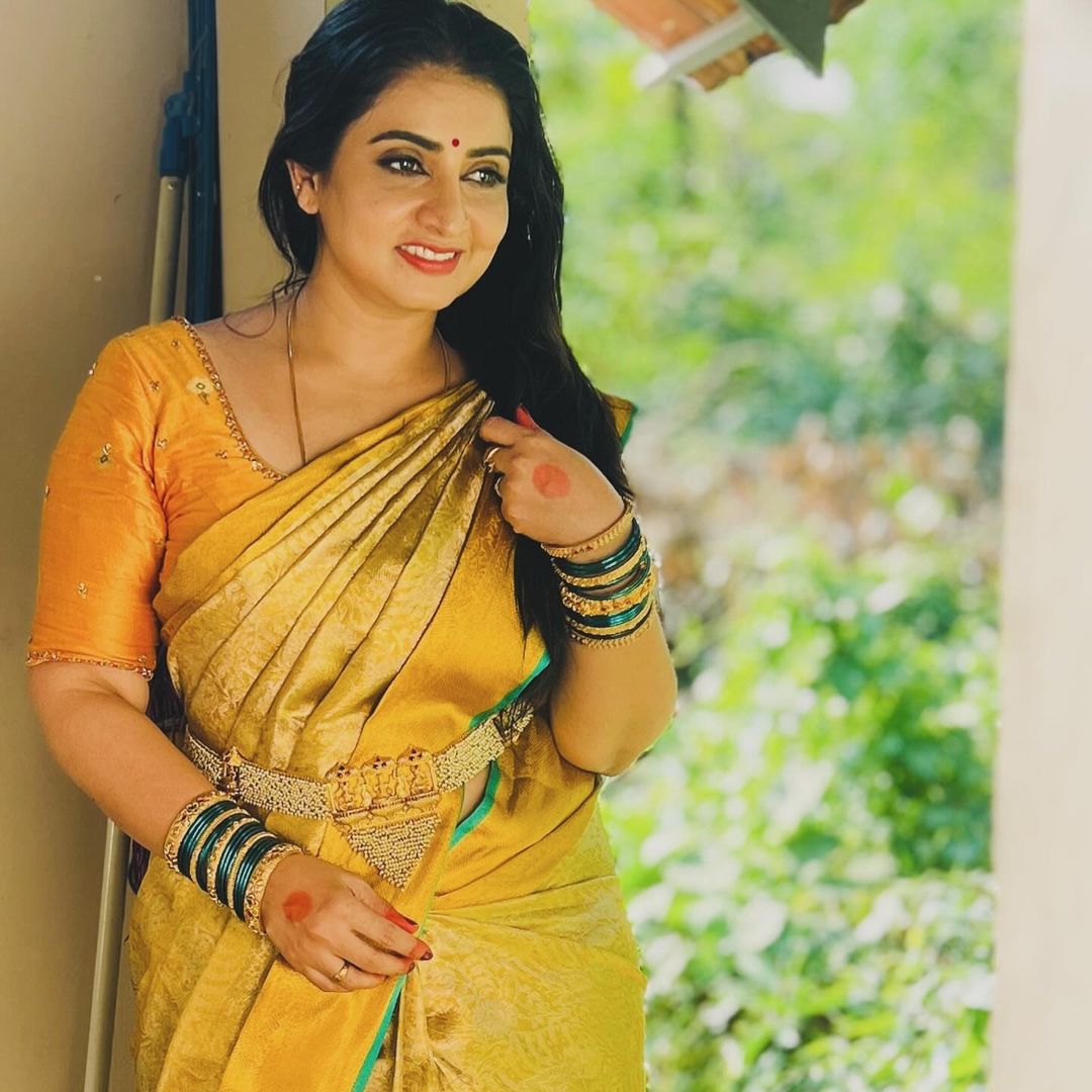 Image Who is Actress Sujitha Hot | iiQ8 Entertainment | Tamil TV Serial Actor