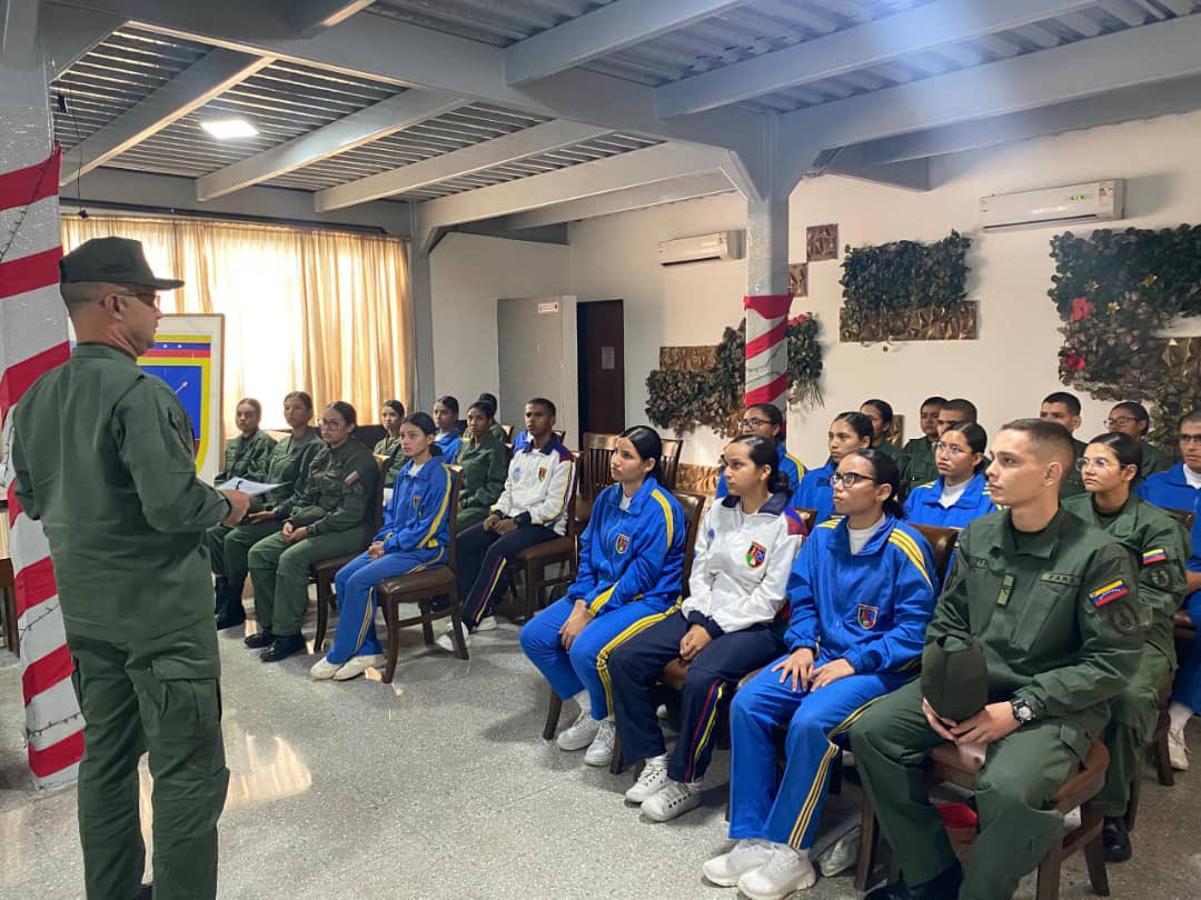 Academia Militar Medicina tweet media