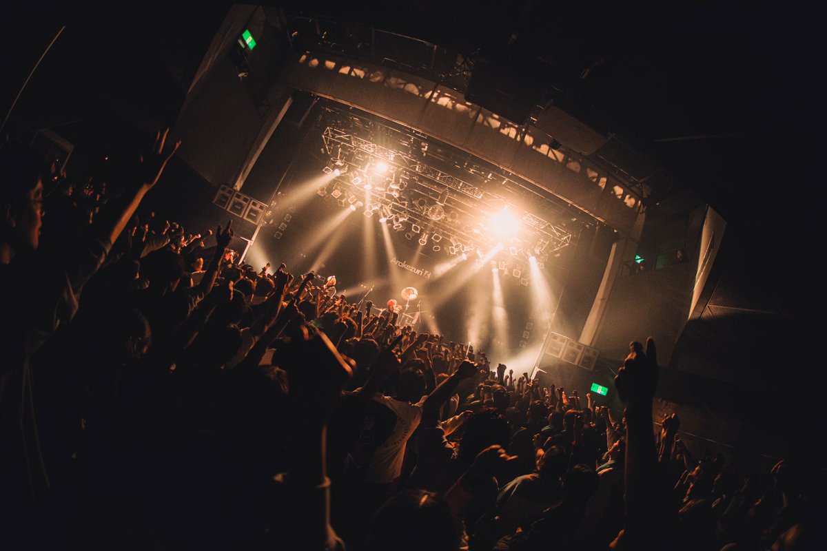 ArakezuriShiga's tweet photo. 11/26渋谷Spotify O-WEST
Road to LIQUIDROOM「CITY ATTACK」

東名阪ツアーを締めるO-WESTはbokula.と！
愛してやまない一生を共に生きたいバンド。
会いに来てくれてありがとう！

12/20 LIQUIDROOMであなたを待ってる！

Photo by @ideta0907 https://t.co/dzhhD5bYy8