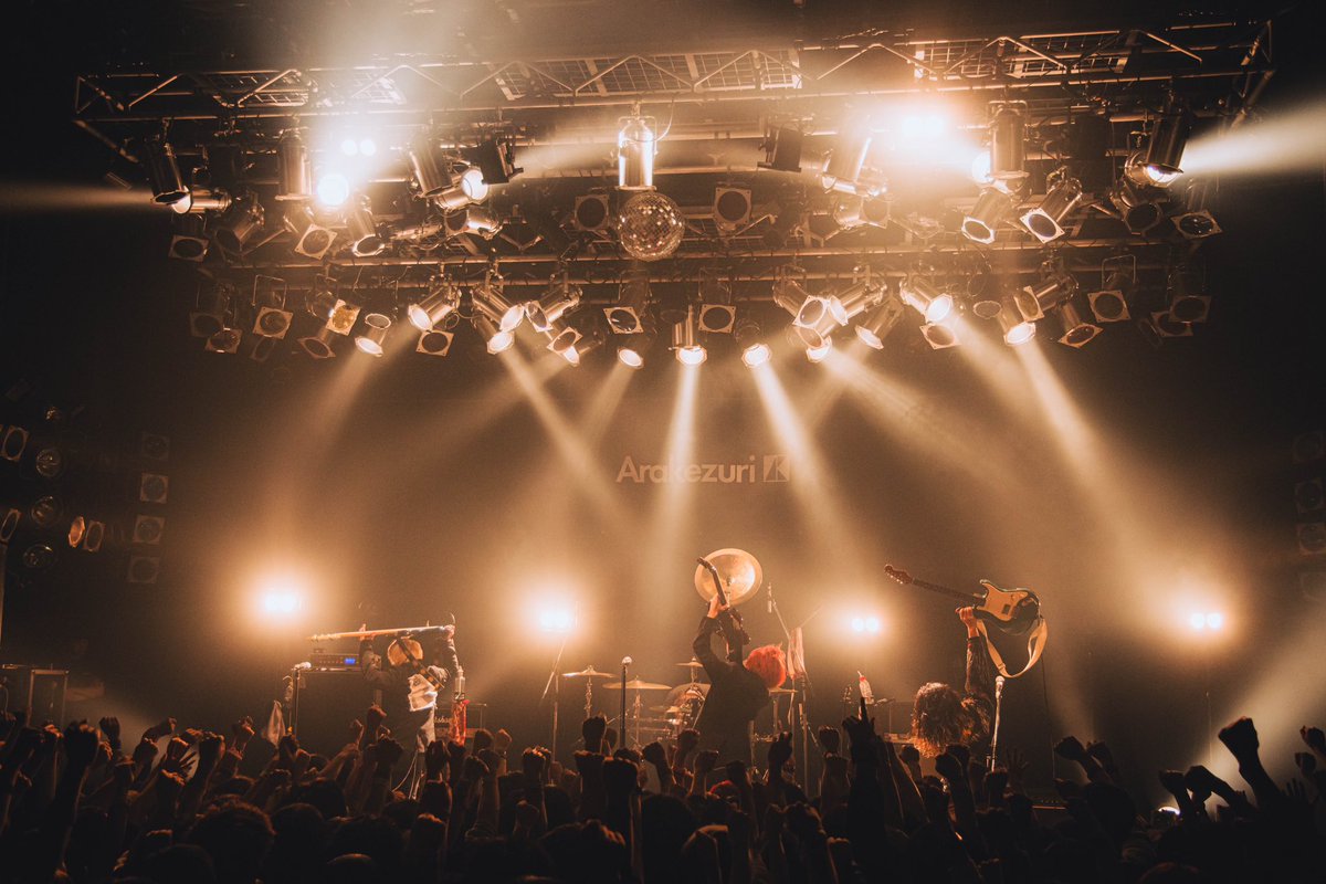 ArakezuriShiga's tweet photo. 11/26渋谷Spotify O-WEST
Road to LIQUIDROOM「CITY ATTACK」

東名阪ツアーを締めるO-WESTはbokula.と！
愛してやまない一生を共に生きたいバンド。
会いに来てくれてありがとう！

12/20 LIQUIDROOMであなたを待ってる！

Photo by @ideta0907 https://t.co/dzhhD5bYy8