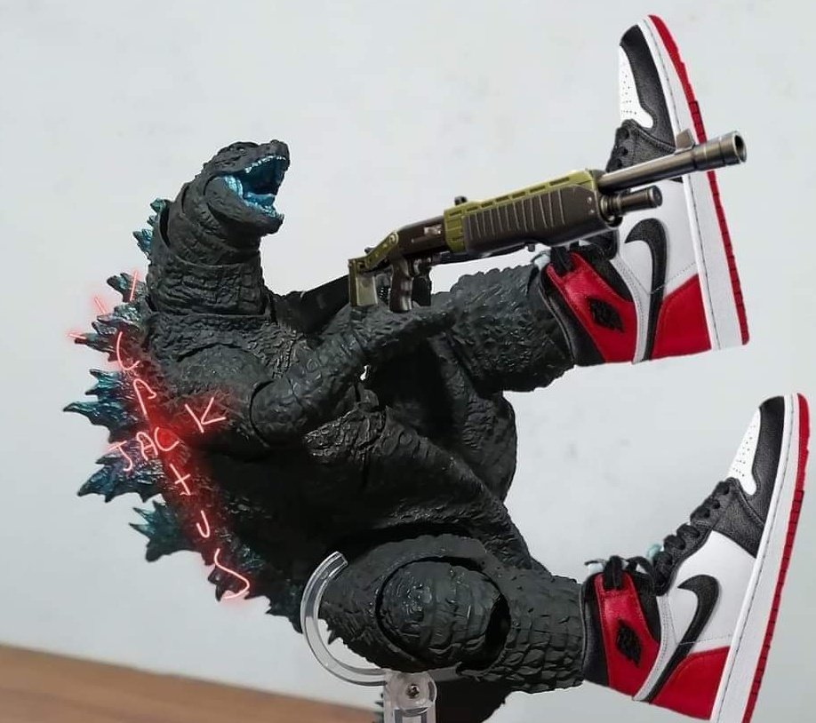 <a href="/Fortnite_ES/">Fortnite_ES</a> Tanjiro haciendo la respiración solar but viene Godzilla con unas Jordan a rusearle, Fortnite es increíble 🗿
