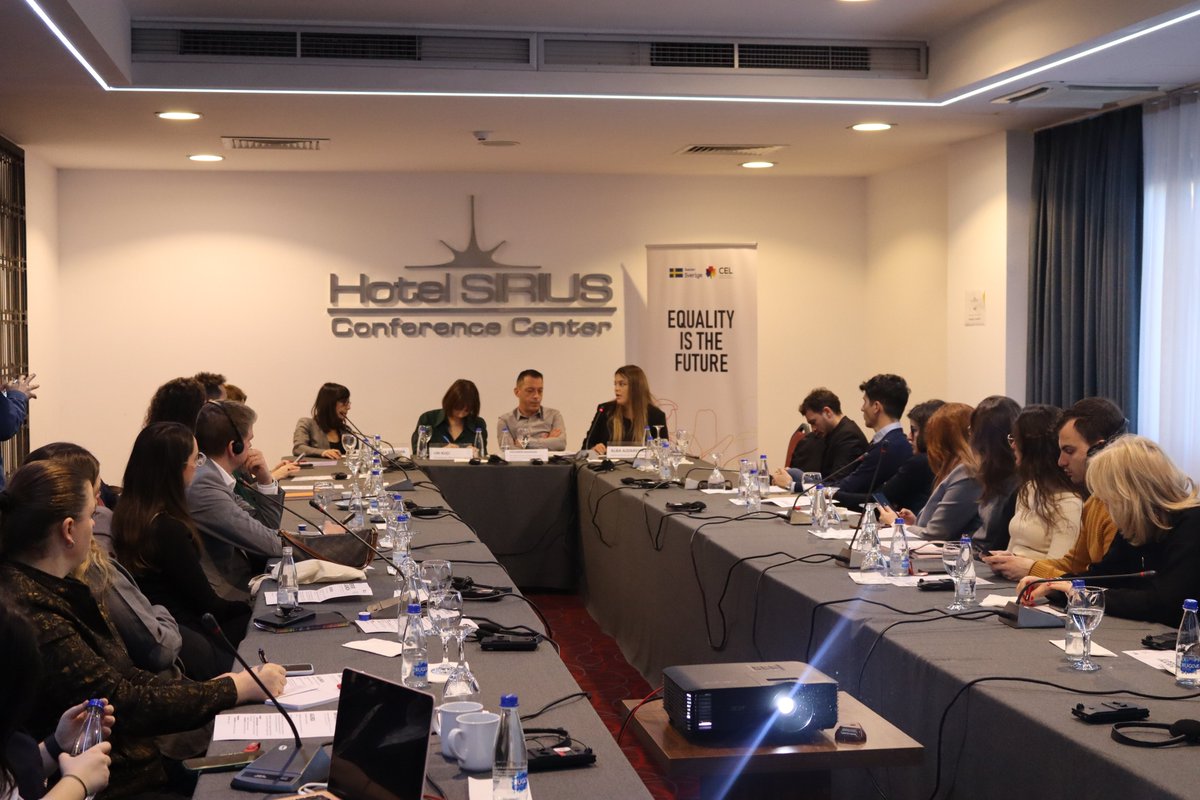 E publikuam sot raportin mbi dhunën në bazë gjinore ndaj komuniteteve LGBTIQ+ në Kosovë përgjatë vitit 2023 – 2024.
Raportin në gjuhën shqipe dhe angleze e gjeni te ky link: cel-ks.org/publikimet/
Ky aktivitet si dhe botimi i raportit u mbështetën nga <a href="/SwedeninKosovo/">Sweden in Kosovo</a>.