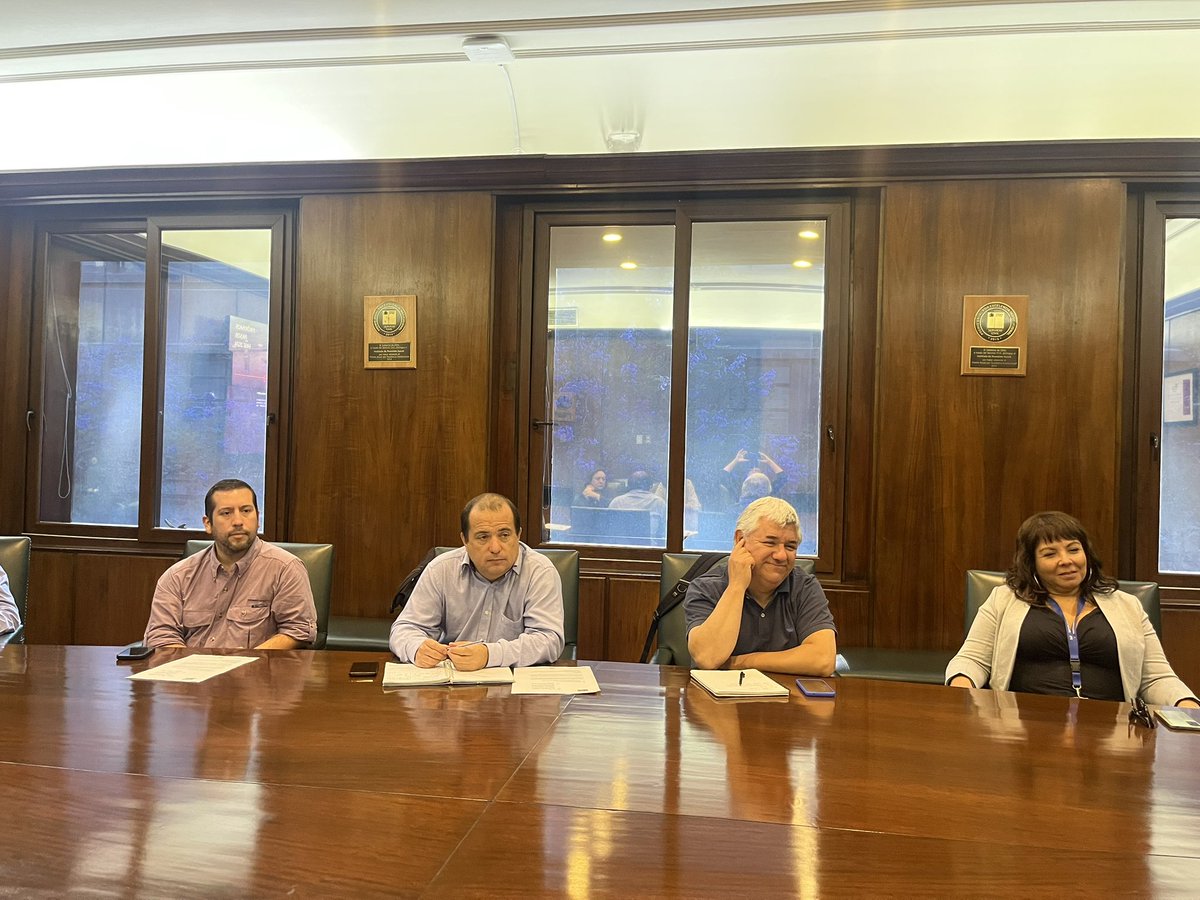 El directorio nacional ANATRINP en reunión con autoridades del IPS, en revisión de resultados de modelo de carrera e instalación de Mesa Tripartita ANATRINP-IPS-Ministerio para nueva ley de planta y asignación de soporte de seguridad social

 #TrabajoSindical #ANATRINP