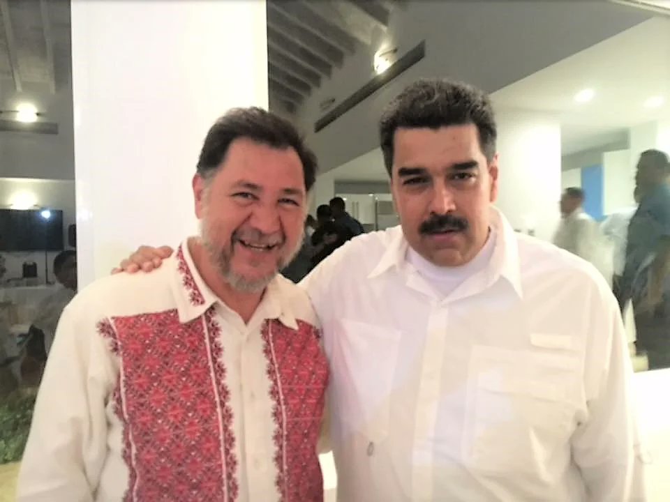 ResistenciaCMx's tweet photo. Mensaje de millones de mexicanos al Senador @marcorubio, próximo secretario de Estado.

Queremos presentarle al presidente del Senado de #México, @fernandeznorona.

Gerardo es íntimo amigo del dictador venezolano @NicolasMaduro

Viaja muy seguido a su país, en especial a las Vegas.

Le solicitamos de la manera mas atenta que le quitaran su #Visa por ser cómplice de la destrucción democrática en México y la dictadura de Venezuela.