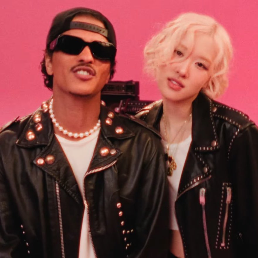 ROSÉ &amp; Bruno Mars “APT.” remains at #1 for an 18th day on global Spotify with 9,878,207 streams (+287,955).